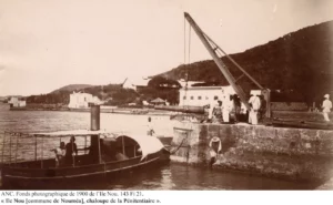 Le bagne de Nouvelle Calédonie, Ile Nou, chaloupe pénitentiaire, photo Archive de Nouvelle Calédonie, Heata-Nui, Lifeschool